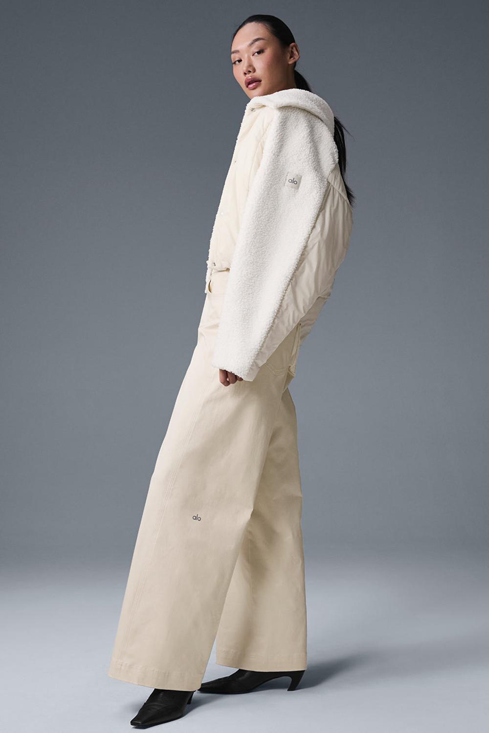 Ivory / Ivory Women Alo Yoga Sherpa Cozy Escape Puffer Jacket | Australia  16893-ISAO