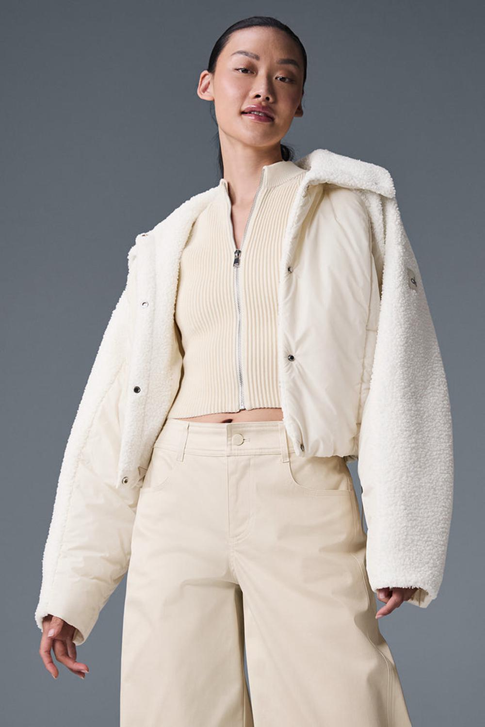Ivory / Ivory Women Alo Yoga Sherpa Cozy Escape Puffer Jacket | Australia  16893-ISAO