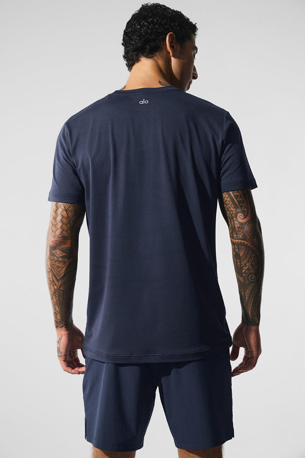 Navy Men Alo Yoga Conquer Reform Crewneck Short Sleeve | Australia  61845-OBUQ