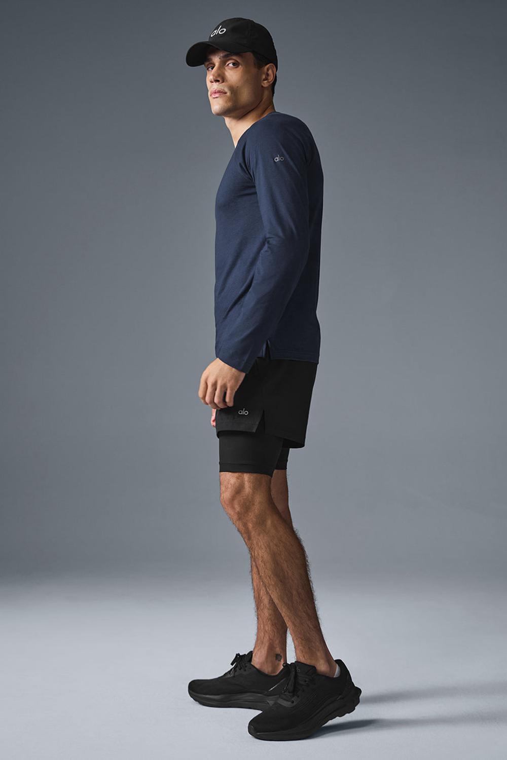 Navy Men Alo Yoga Triumph Long Sleeve Tee | Australia  20483-LFKZ