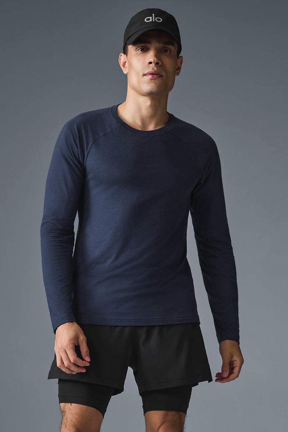 Navy Men Alo Yoga Triumph Long Sleeve Tee | Australia  20483-LFKZ