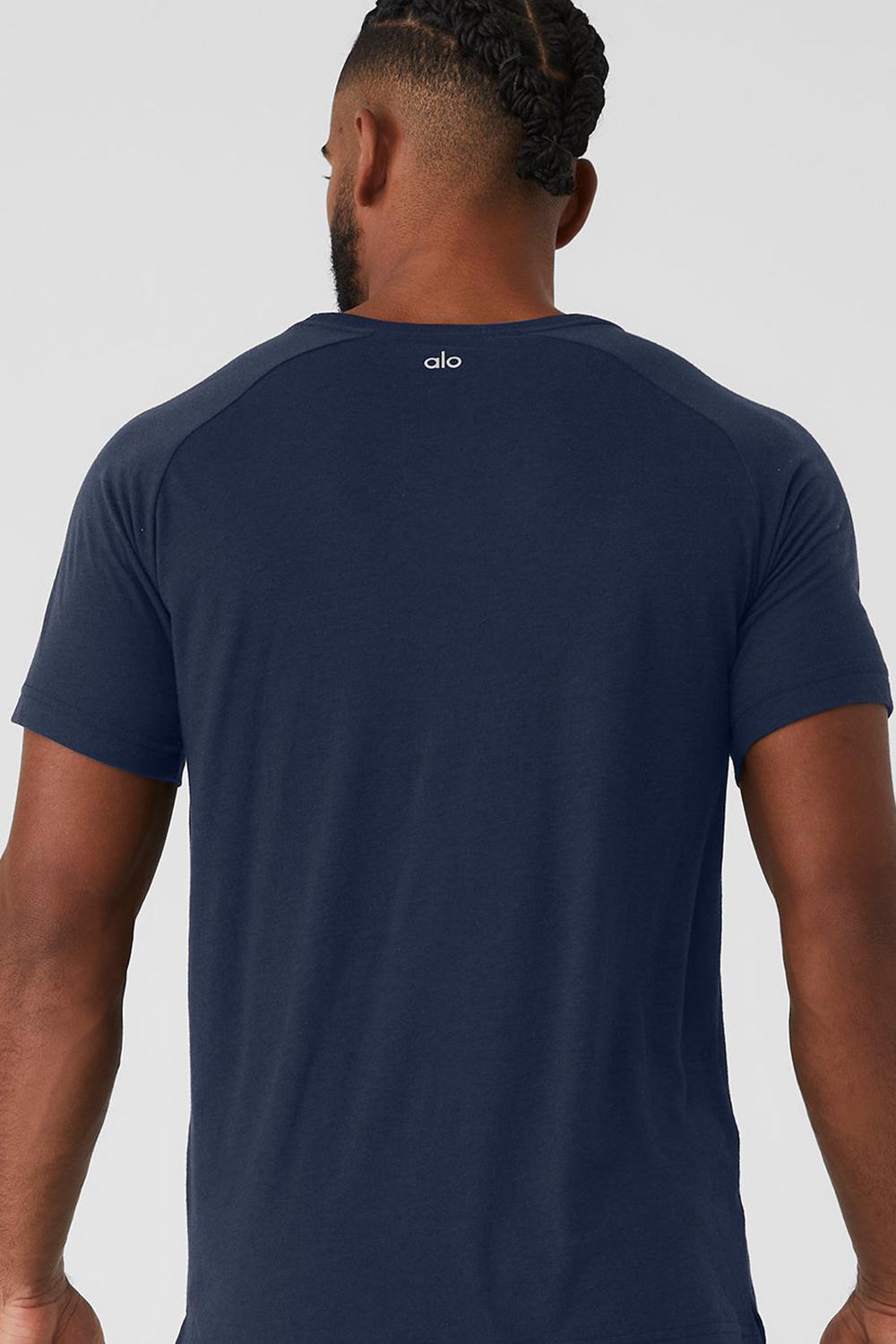 Navy Men Alo Yoga Triumph Raglan Tee | Australia  35402-RHBX