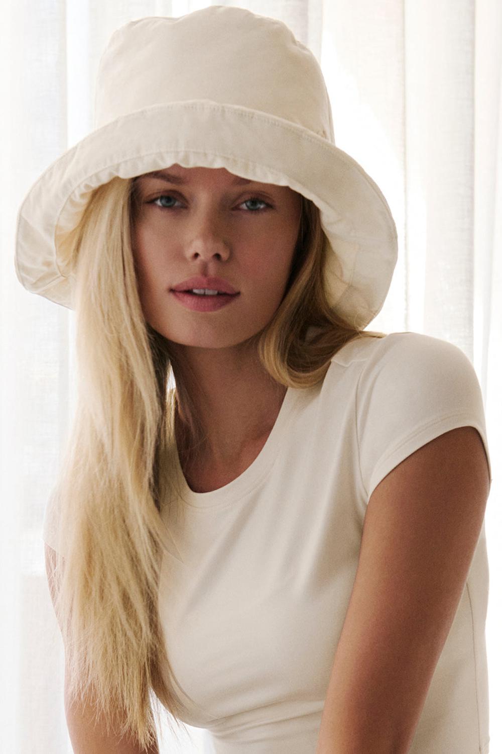 Oat Milk Men Alo Yoga Good Shade Bucket Hat | Australia  86139-MKXS