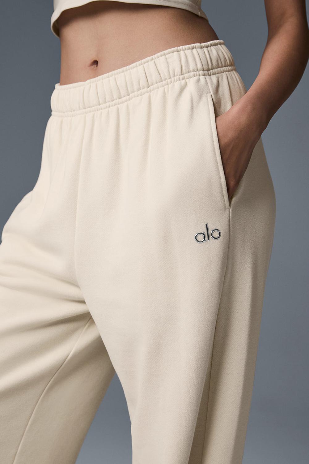 Oat Milk Women Alo Yoga Accolade Straight Leg Sweatpant | Australia  63415-TXPN