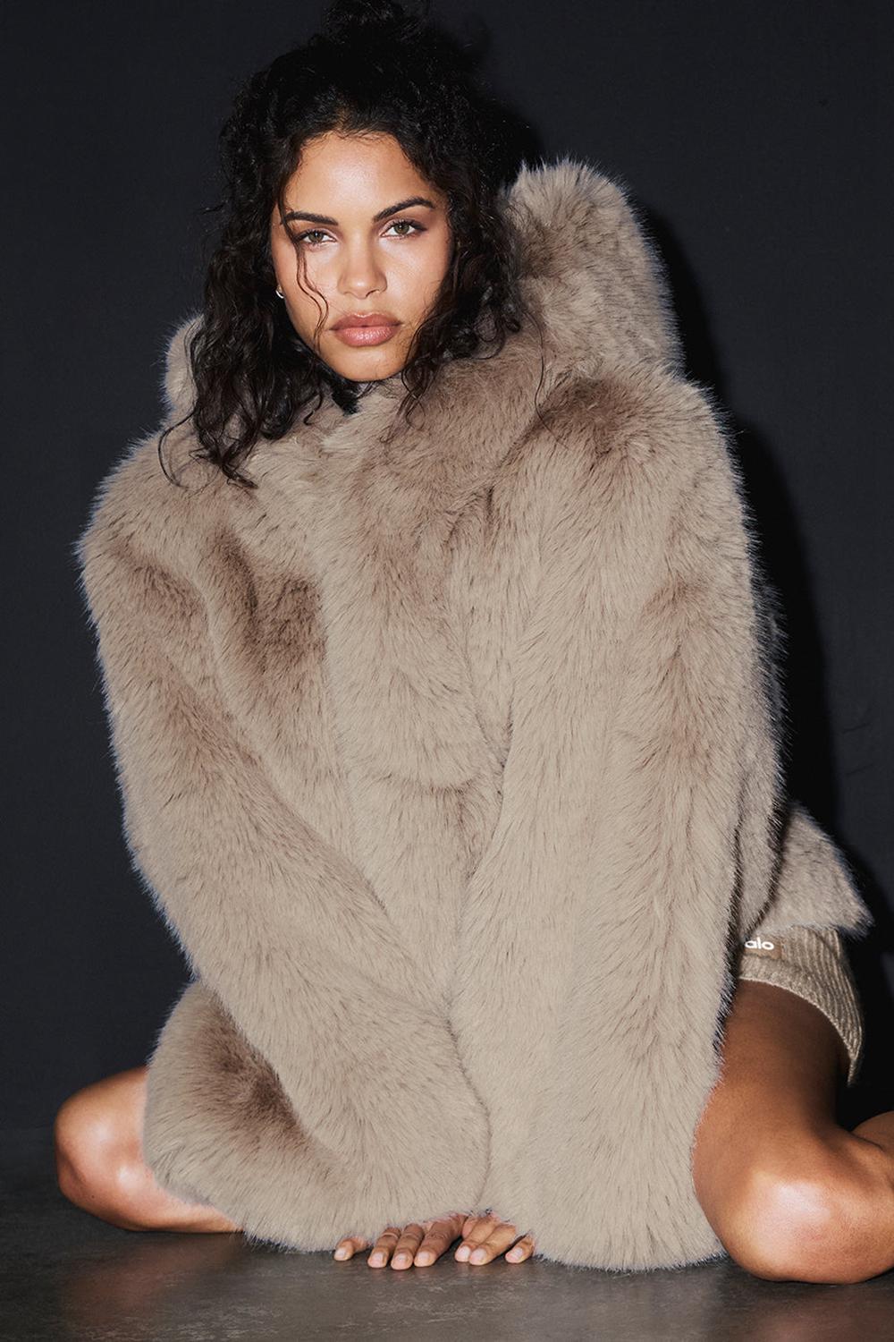 Oat Women Alo Yoga Opulent Faux Fur Statement Jacket | Australia  65742-BWJZ