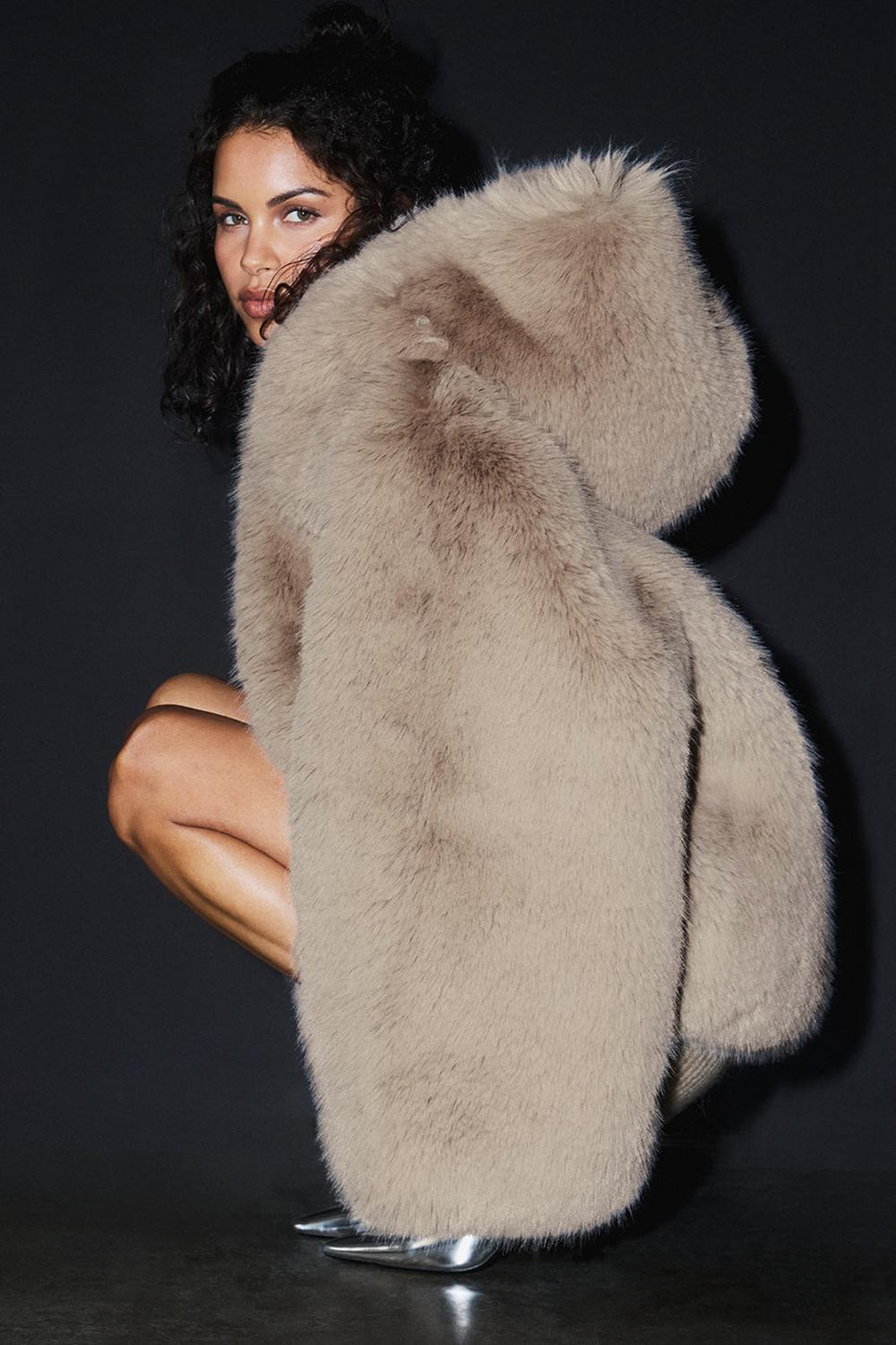 Oat Women Alo Yoga Opulent Faux Fur Statement Jacket | Australia  65742-BWJZ