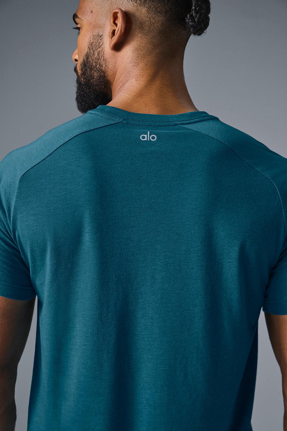 Oceanic Teal Men Alo Yoga Triumph Raglan Tee | Australia  90653-RGBD