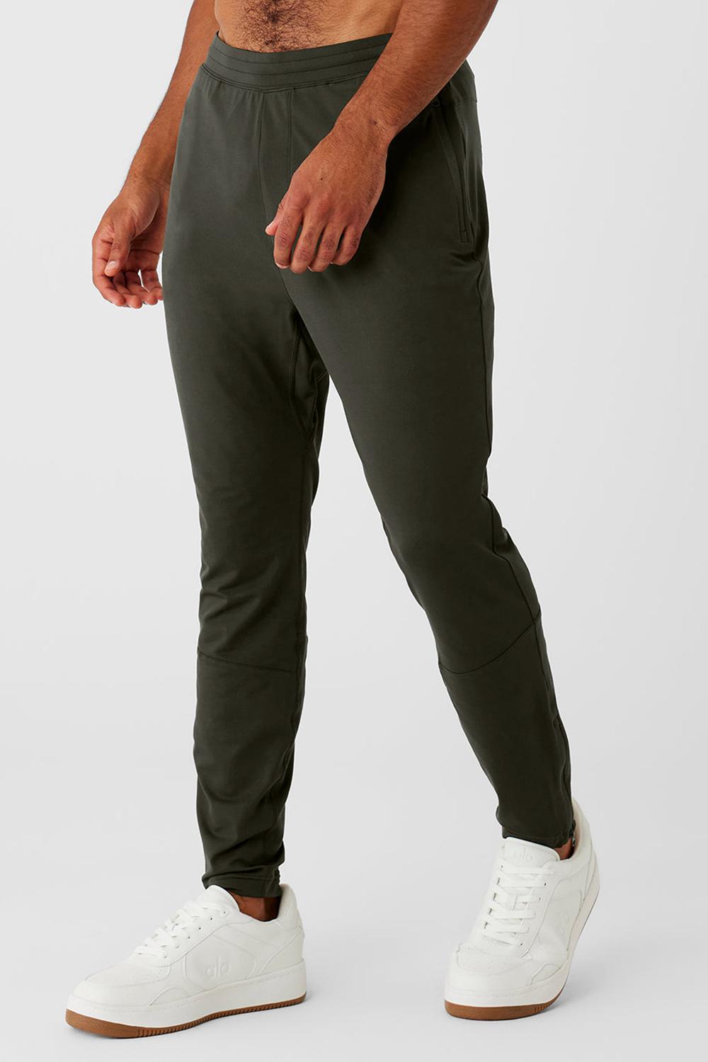 Stealth Green Men Alo Yoga Conquer React Performance Pant | Australia  50328-KVPG