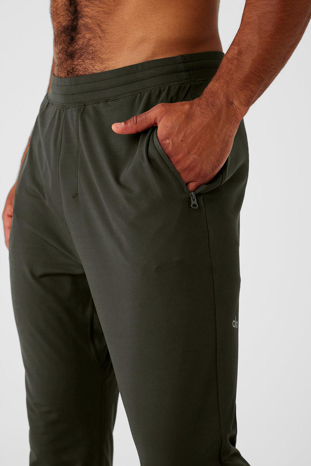 Stealth Green Men Alo Yoga Conquer React Performance Pant | Australia  50328-KVPG