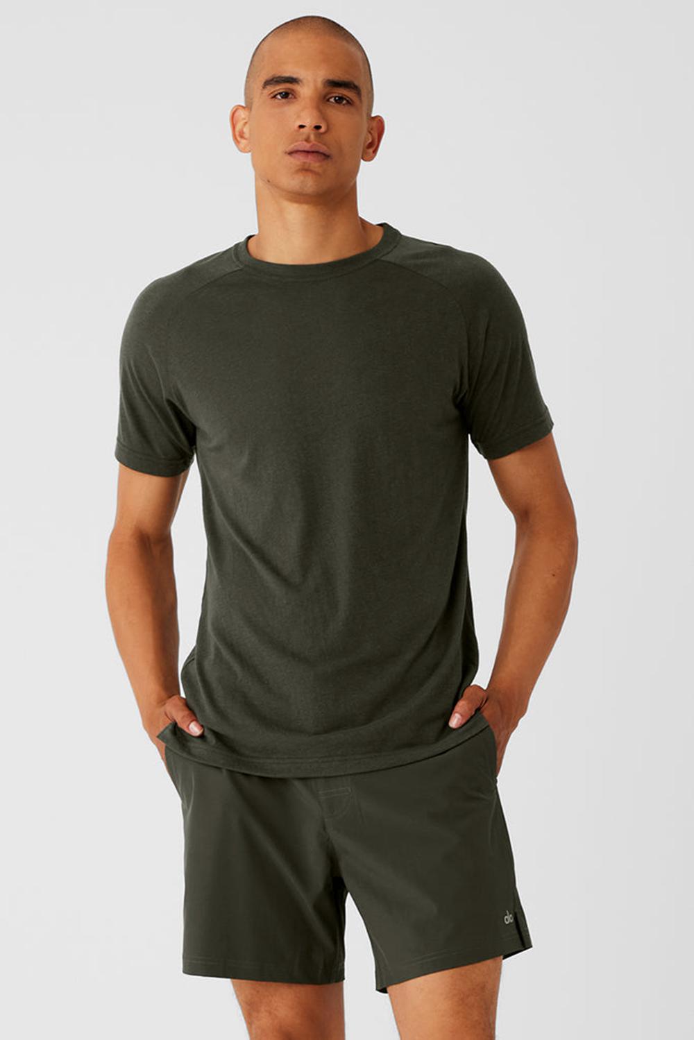 Stealth Green Men Alo Yoga Triumph Raglan Tee | Australia  79604-MPFT