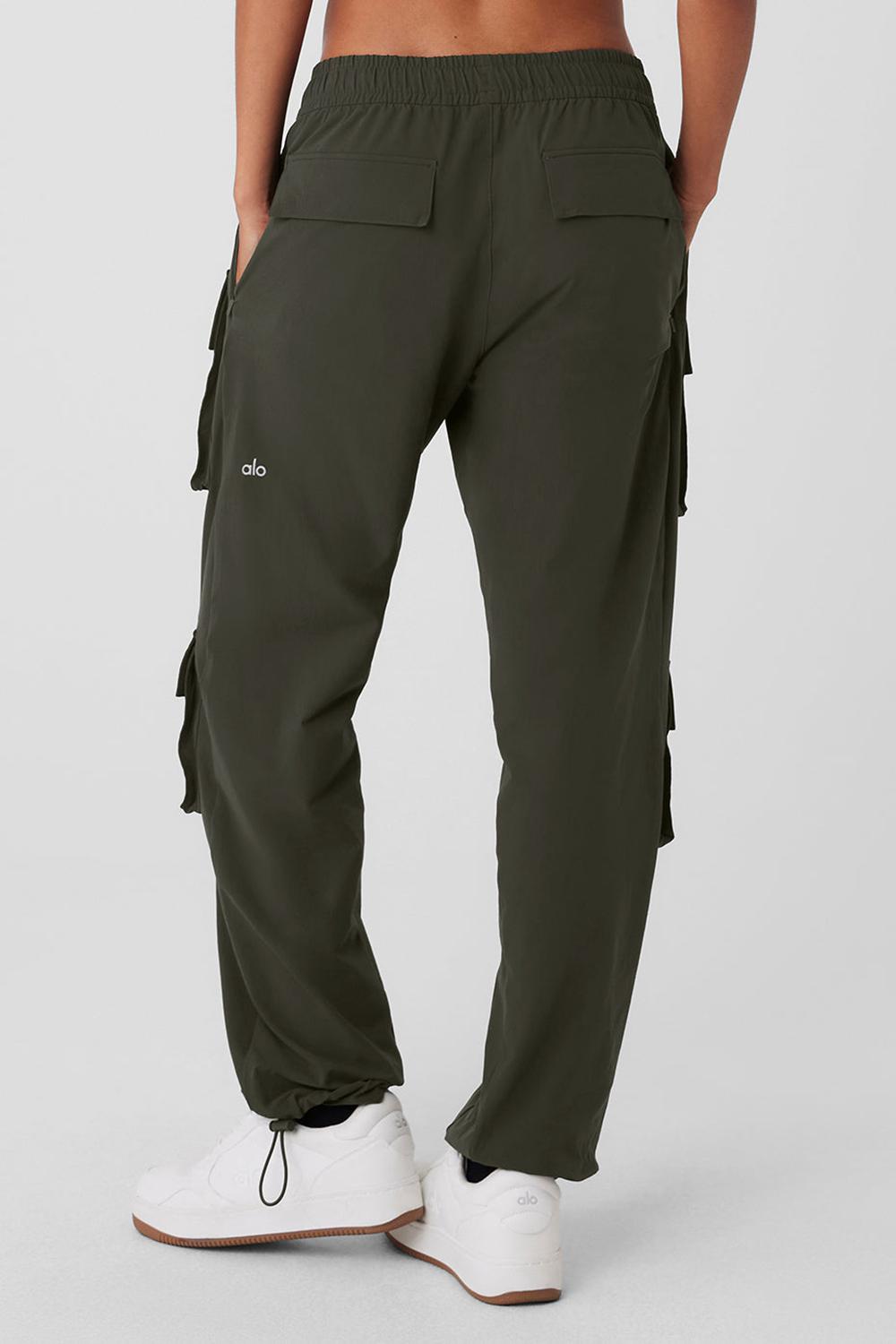 Stealth Green Women Alo Yoga Cargo Venture Pant | Australia  51670-SCDX