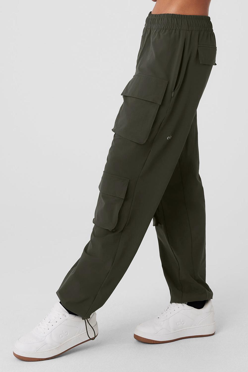 Stealth Green Women Alo Yoga Cargo Venture Pant | Australia  51670-SCDX