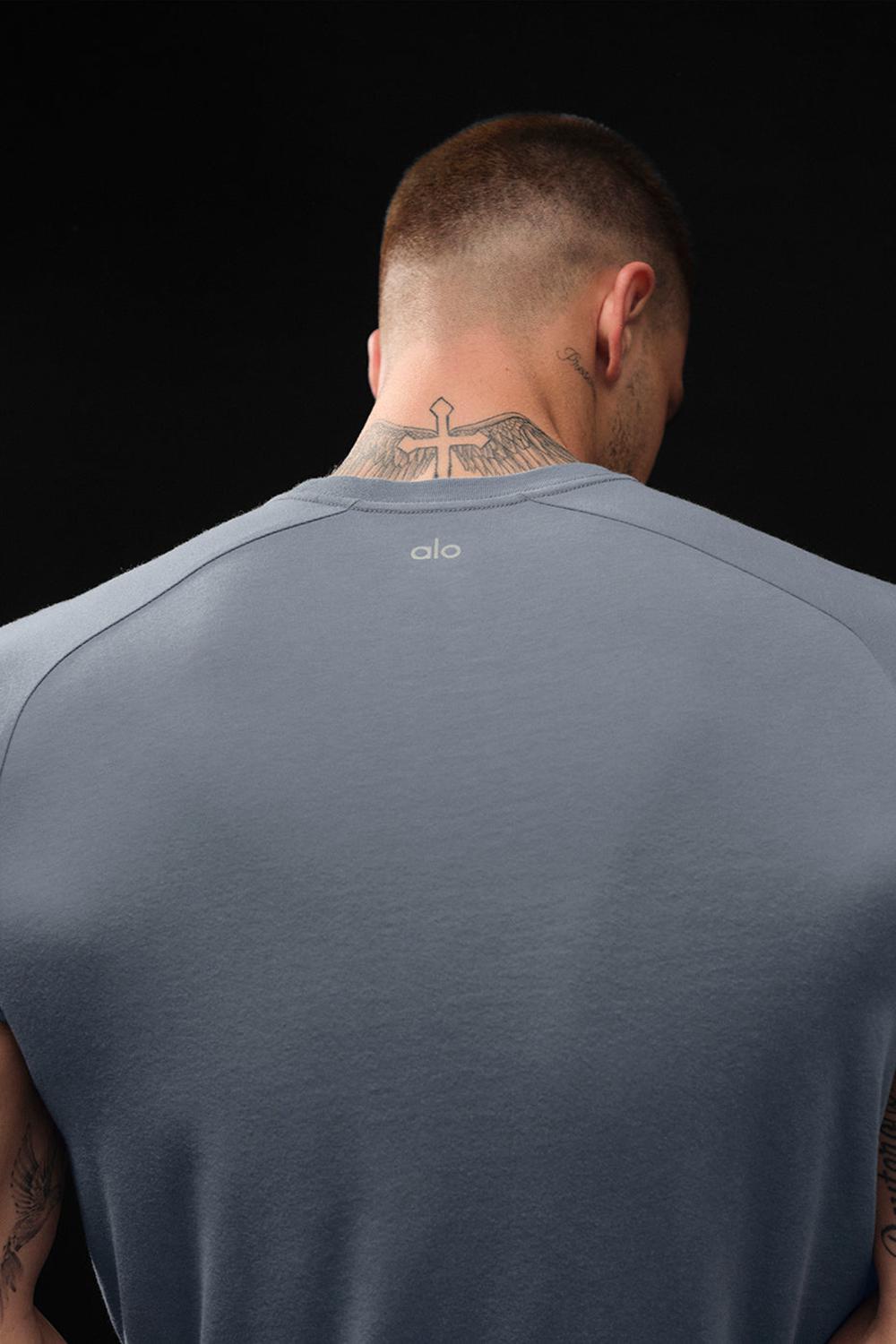 Steel Grey Men Alo Yoga Triumph Raglan Tee | Australia  91038-RQKL