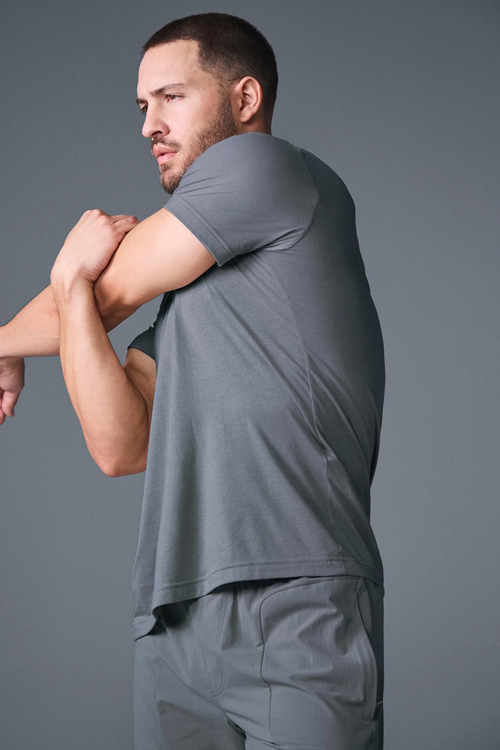 Steel Grey Men Alo Yoga Triumph Tee | Australia  86752-DITY