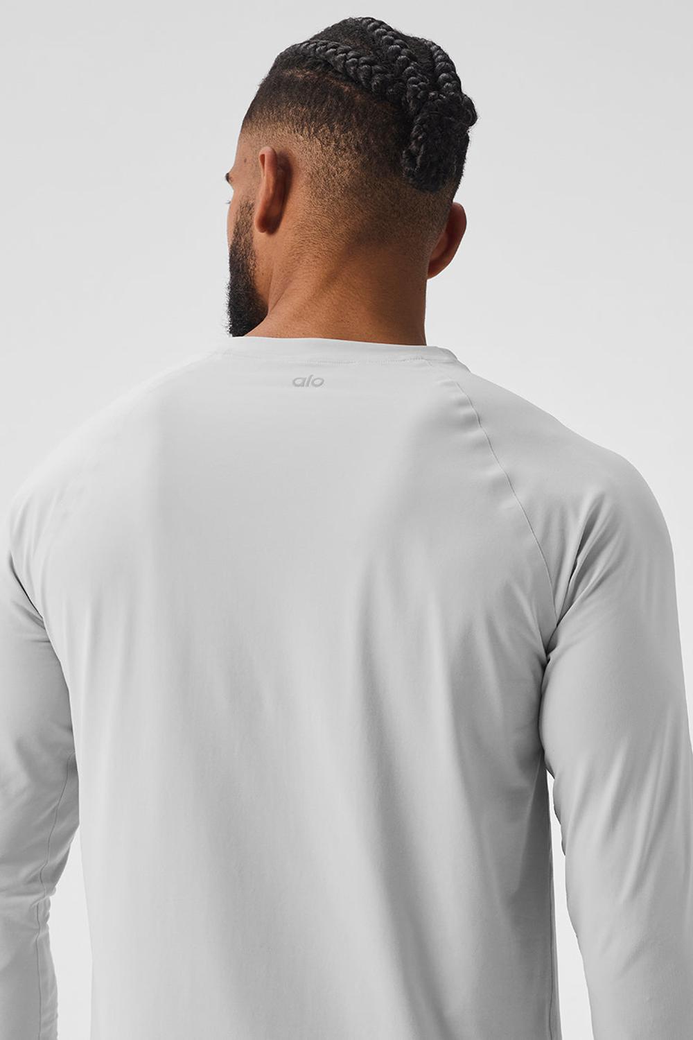 Titanium Men Alo Yoga Idol Long Sleeve Performance Tee | Australia  25381-NKMW