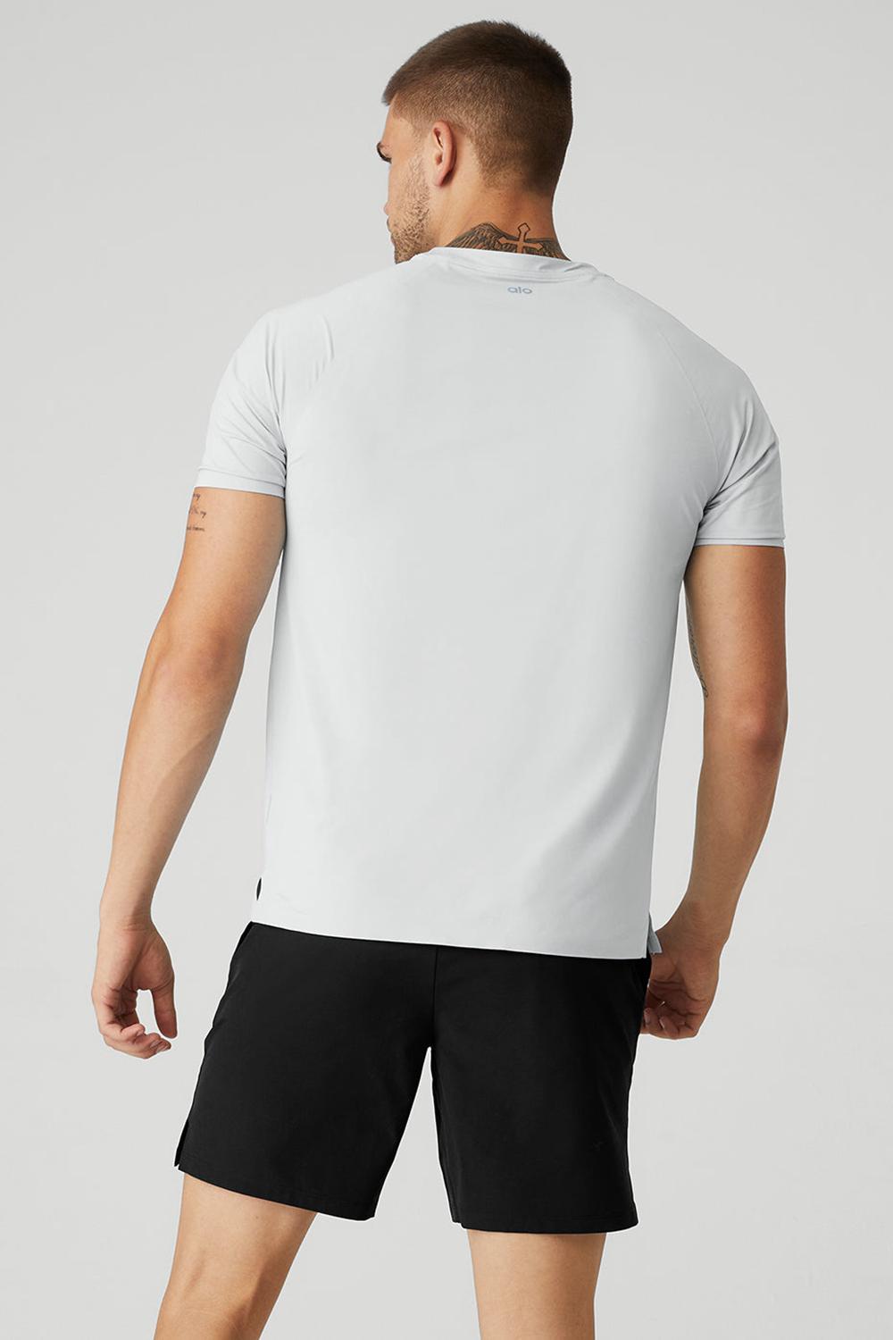 Titanium Men Alo Yoga Idol Performance Tee | Australia  69520-JQGF