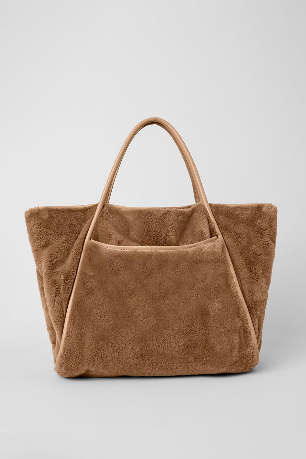 Toasted Almond Women Alo Yoga Faux Fur Tote Bag | Australia  71240-TKDB