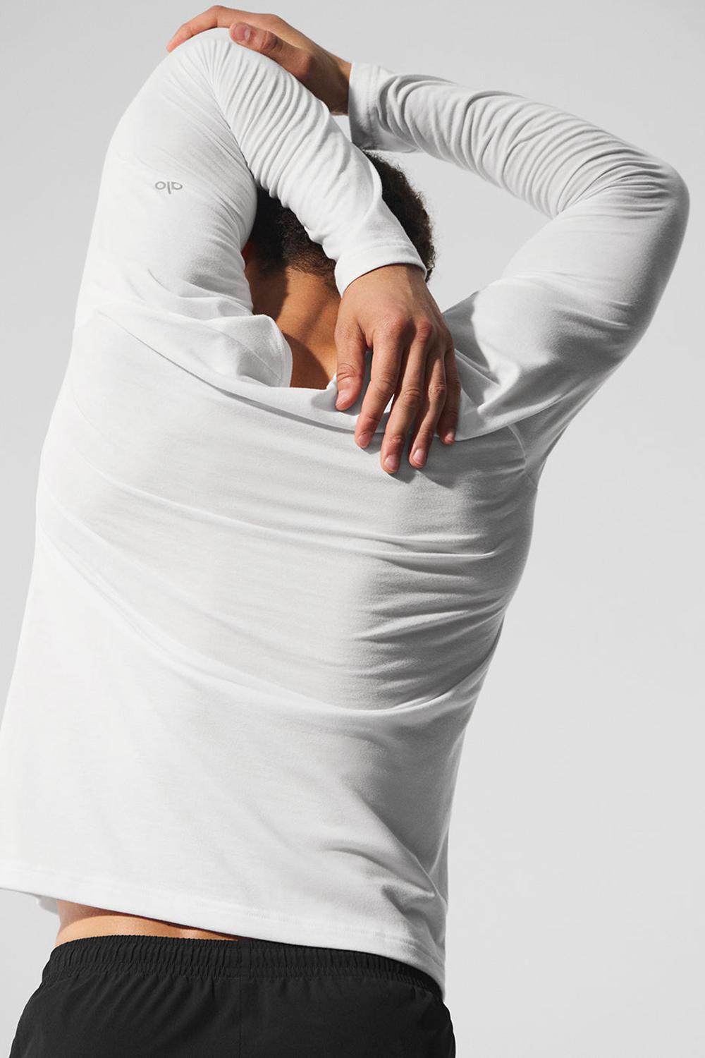 White Men Alo Yoga Triumph Long Sleeve Tee | Australia  93046-QWRF