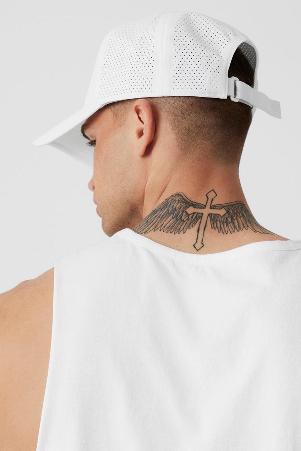 White / Black Men Alo Yoga Performance District Trucker Hat | Australia  27086-ZATG