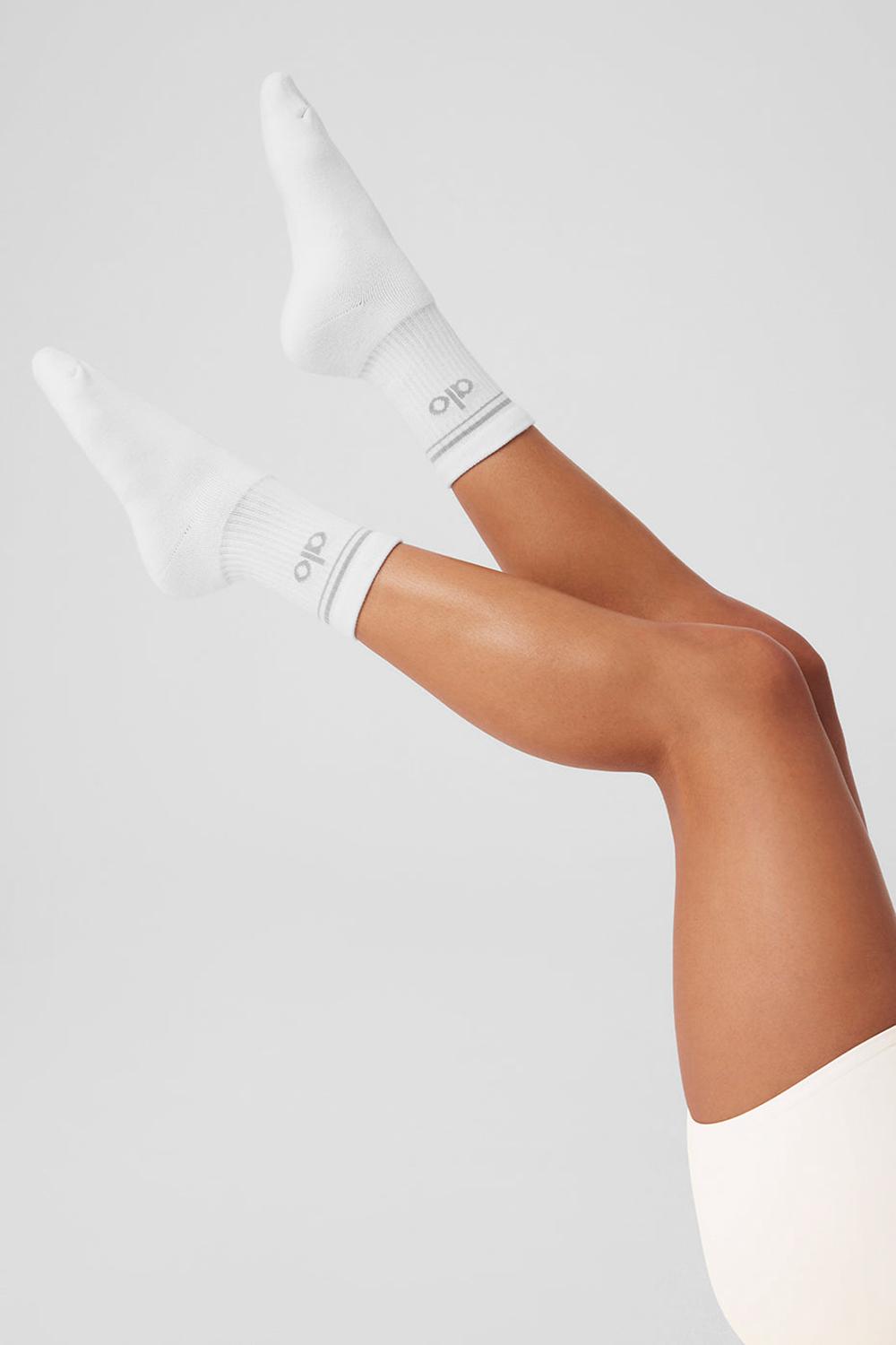 White / Titanium Women Alo Yoga Unisex Half-Crew Throwback Sock | Australia  91043-RFSO