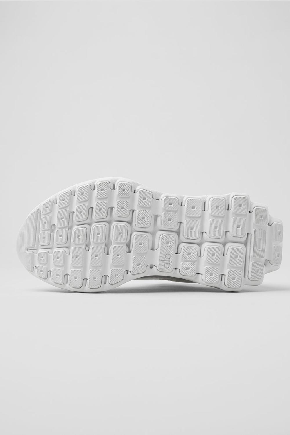 White / White Men Alo Yoga Runner | Australia  21560-DJQO