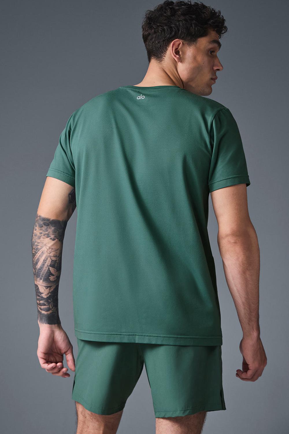 Winter Ivy Men Alo Yoga Conquer Reform Crewneck Short Sleeve | Australia  96403-UYKQ