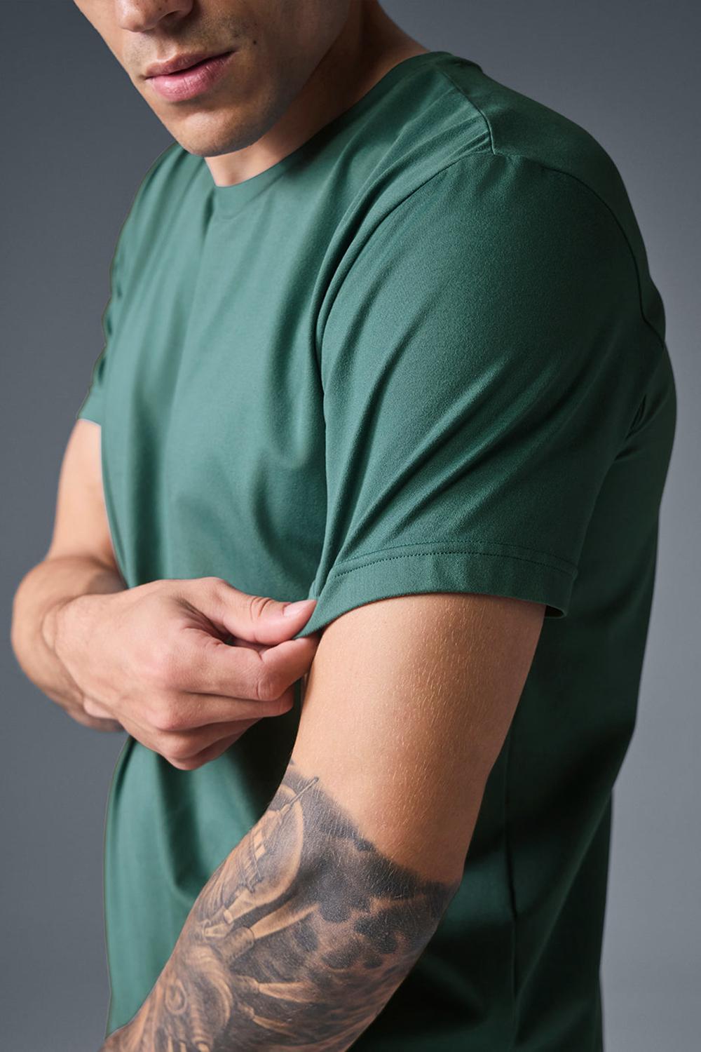 Winter Ivy Men Alo Yoga Conquer Reform Crewneck Short Sleeve | Australia  96403-UYKQ