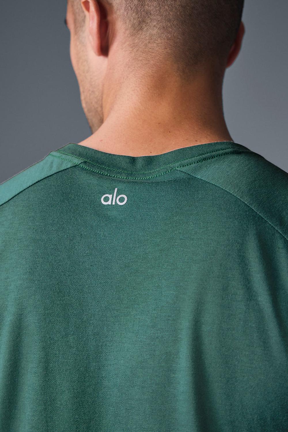 Winter Ivy Men Alo Yoga Triumph Raglan Tee | Australia  27605-LBSN